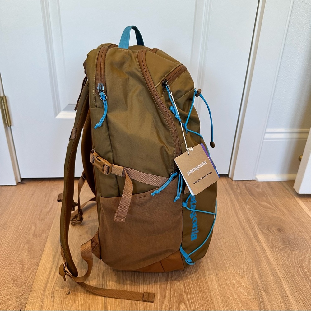🆕Patagonia Refugio Daypack 30L Backpack - Picture 3 of 14